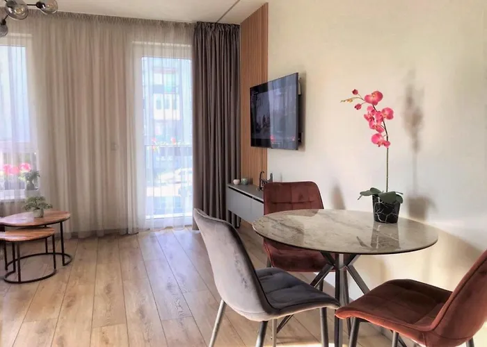 Cozy Family Apartment Near The Old Town
